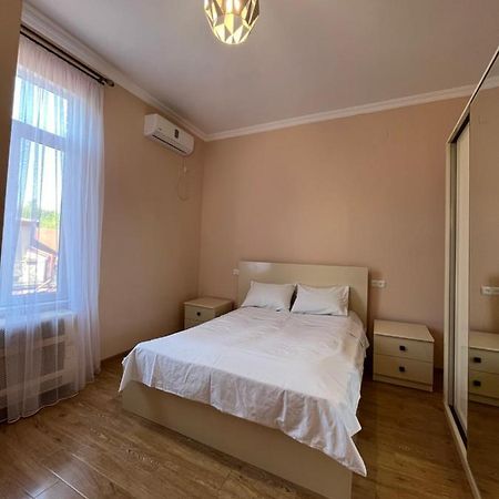 Guest House Mtani Near Colchis Fountain Кутаїсі Екстер'єр фото